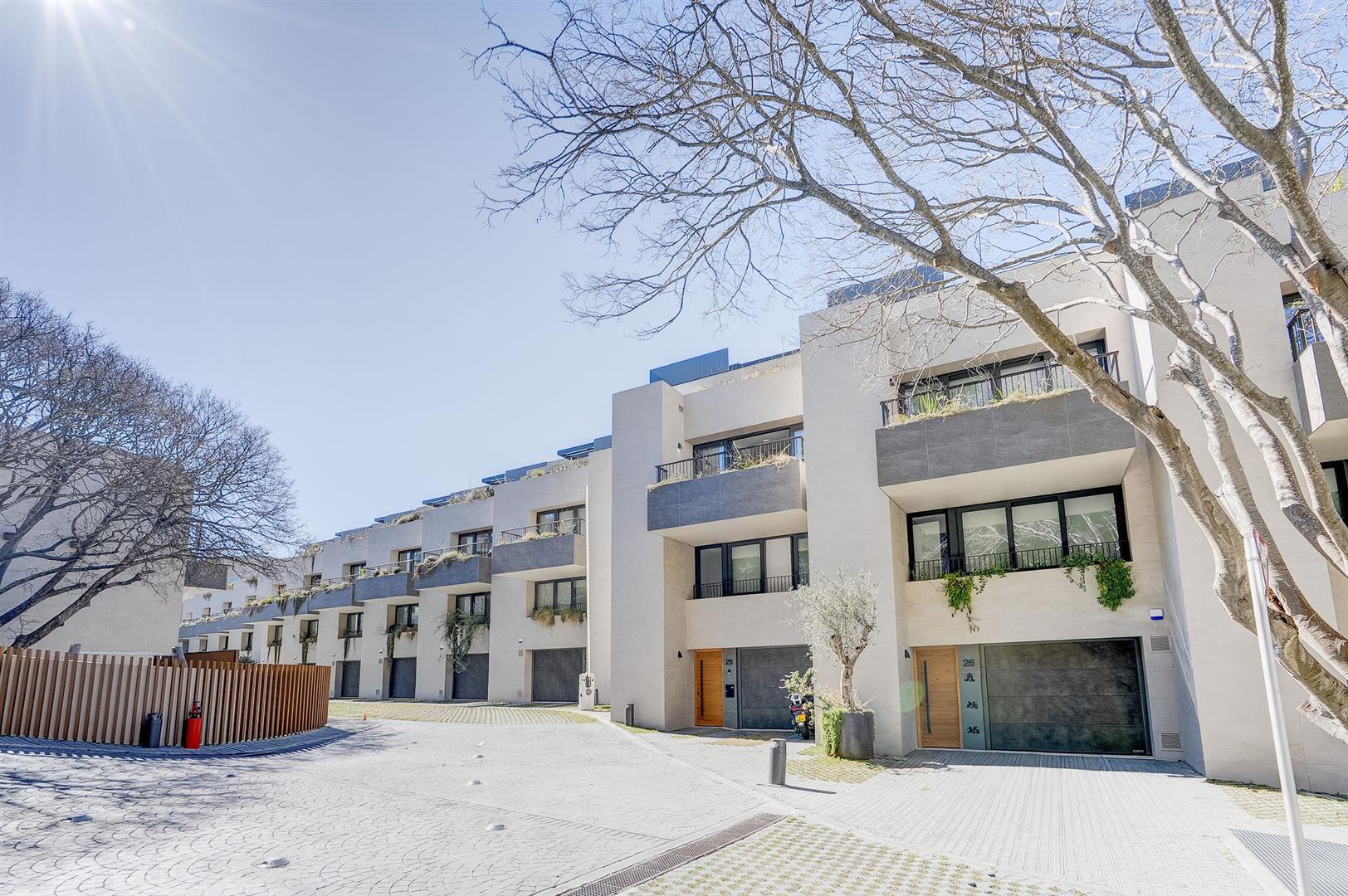 Image of House - 4 Bedrooms - 4 Bathrooms for Rental in North Gorge-Gibraltar, Image 16